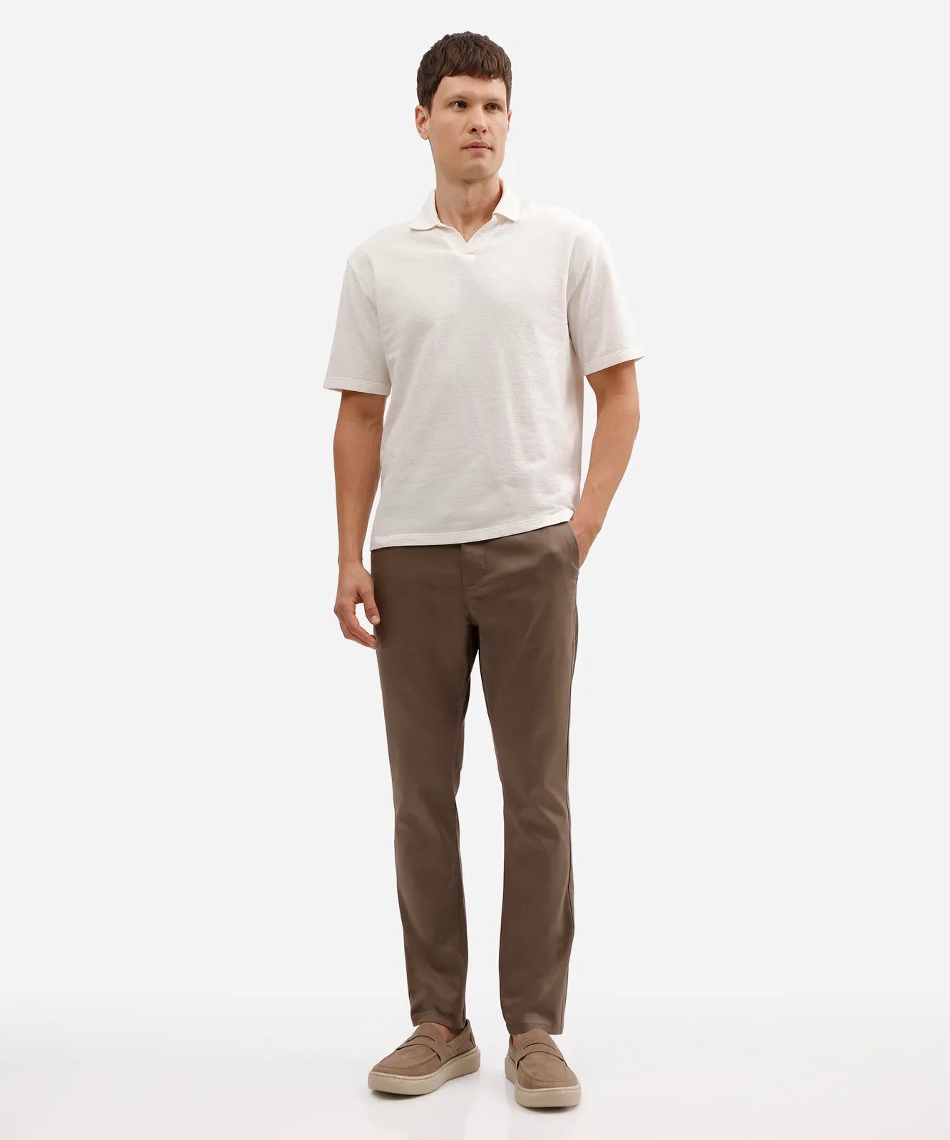 Premium Men’s Carrot-Fit Chino Trousers in Twill – Brown