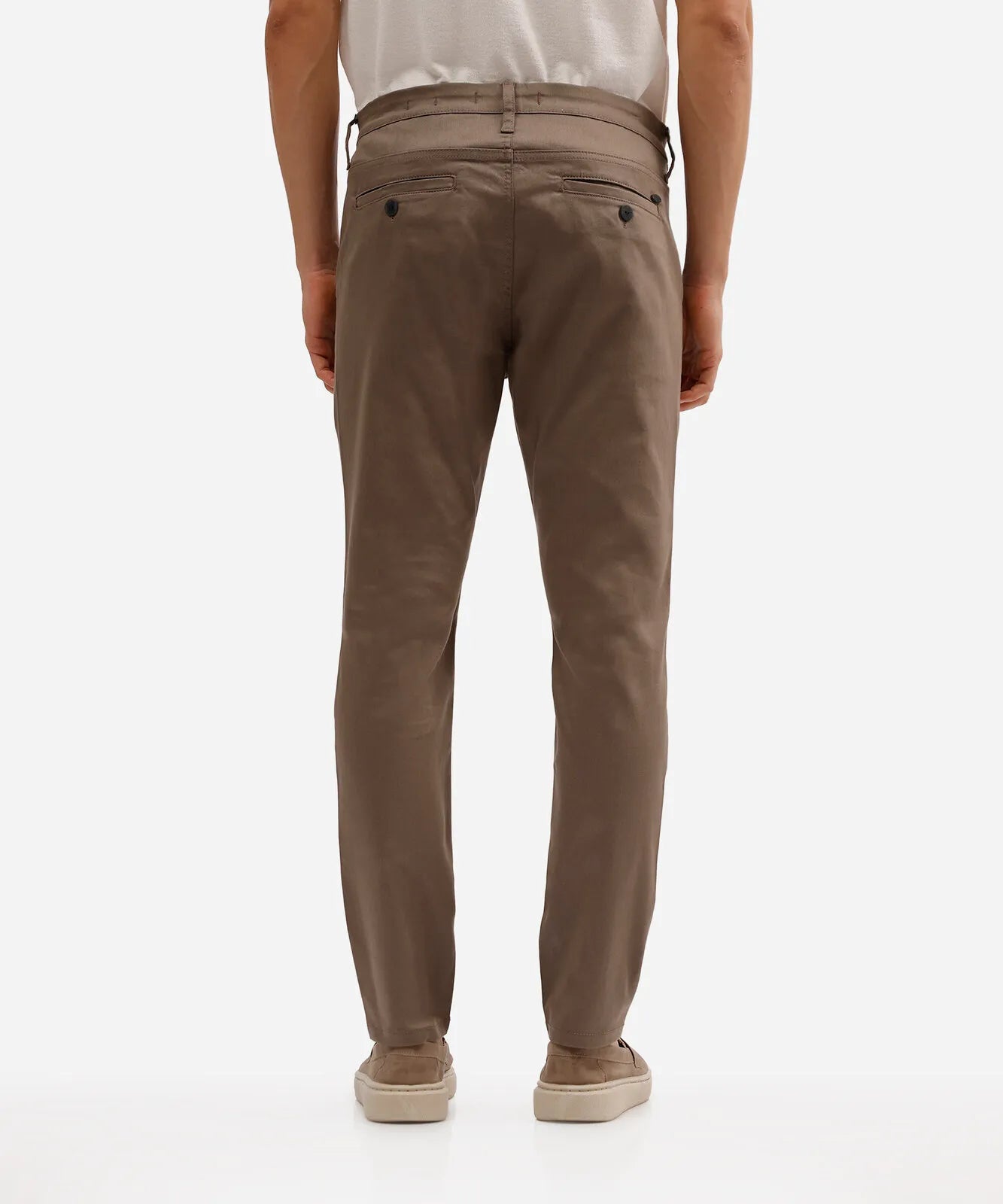 Premium Men’s Carrot-Fit Chino Trousers in Twill – Brown
